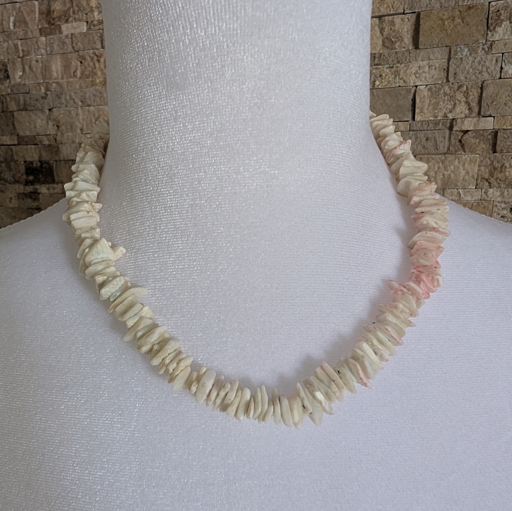 Vintage Cream White and Pink Shell Chip Puka  Necklace Choker Beachy Boho 80s